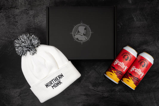 BEER AND BOBBLE HAT GIFTBOX // HEATHEN 440ML // WHITE BOBBLE HAT