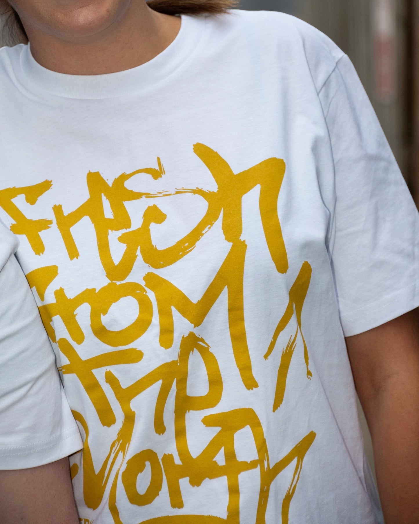 GOLD GRAFFITI TEE