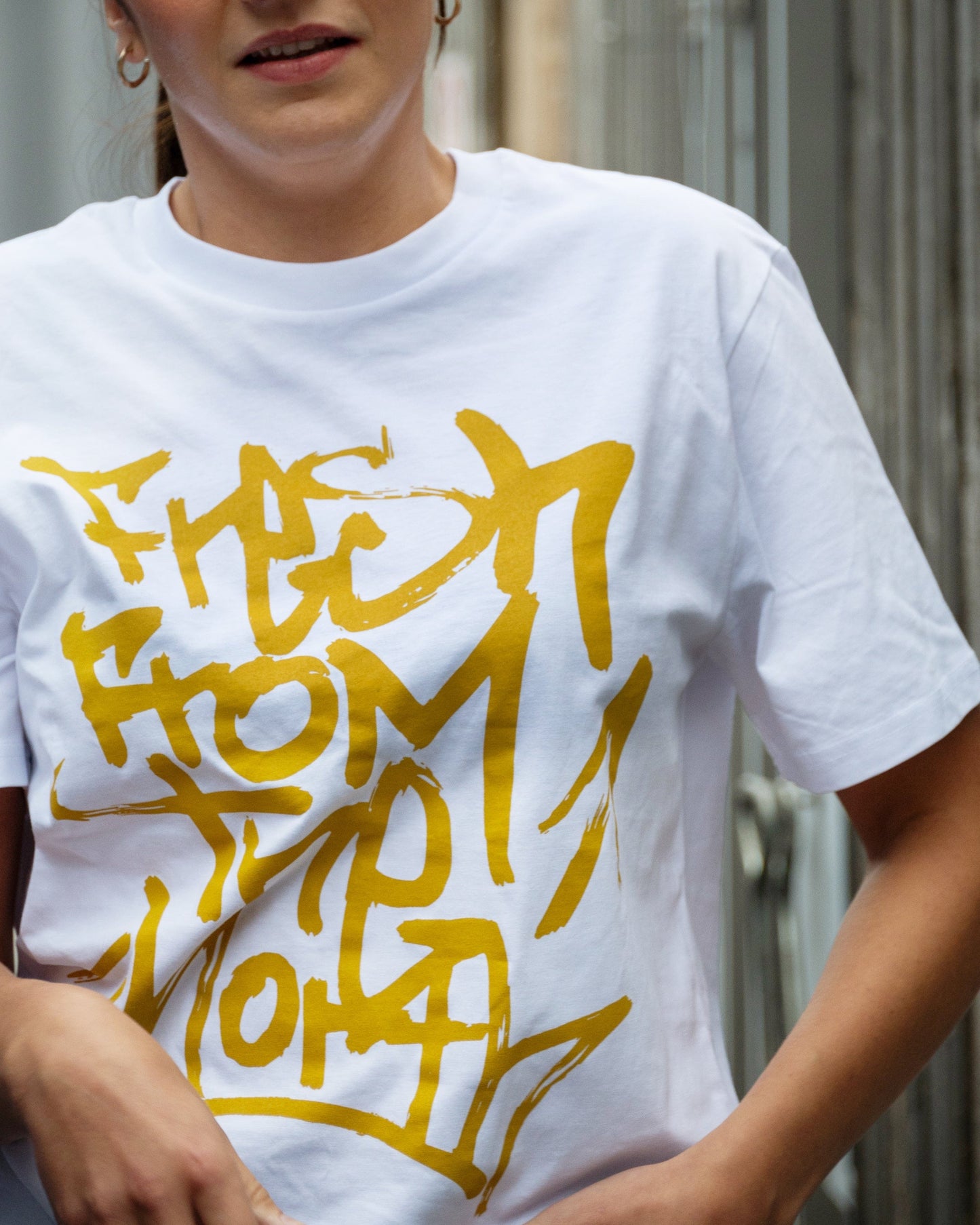 GOLD GRAFFITI TEE