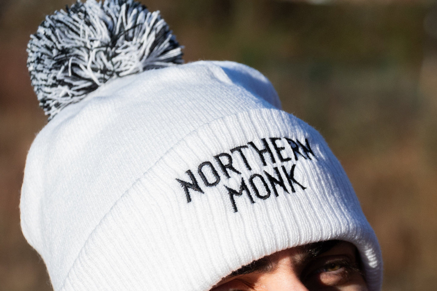 NORTHERN MONK WHITE BOBBLE HAT